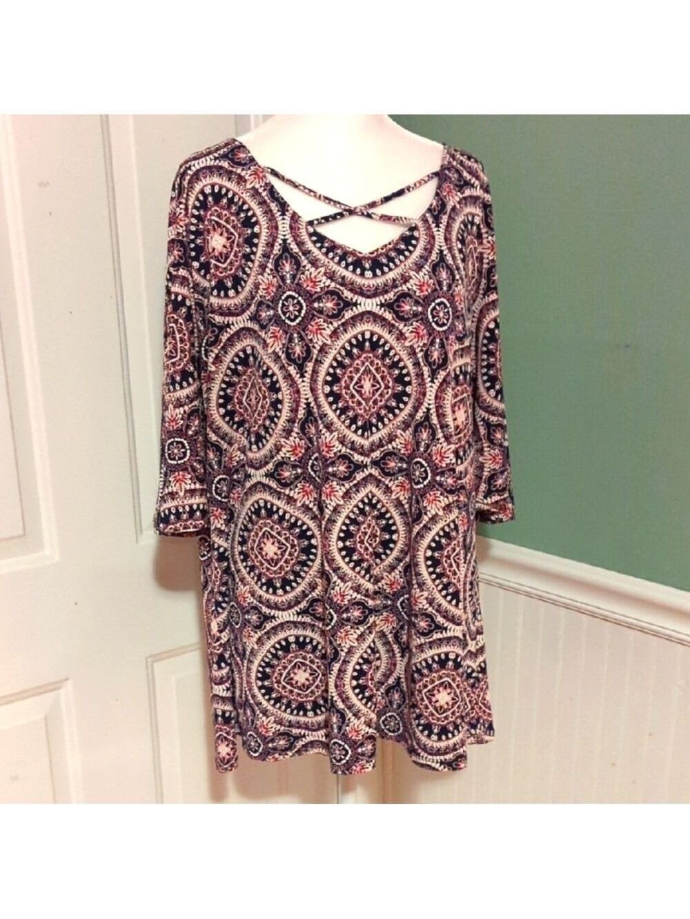 Roz & Ali Plus Size 2X Criss Cross Top 3/4 Sleeve